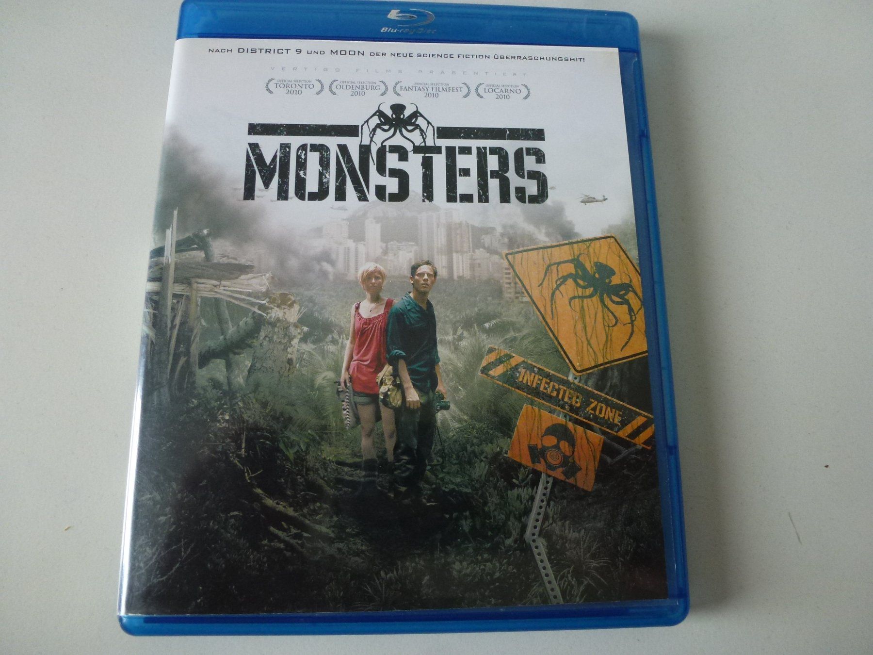 Tutti i DVDs: Monsters (Blu-Ray) – Nuovo (secondo la descrizione) da Bern venduto da Frebo