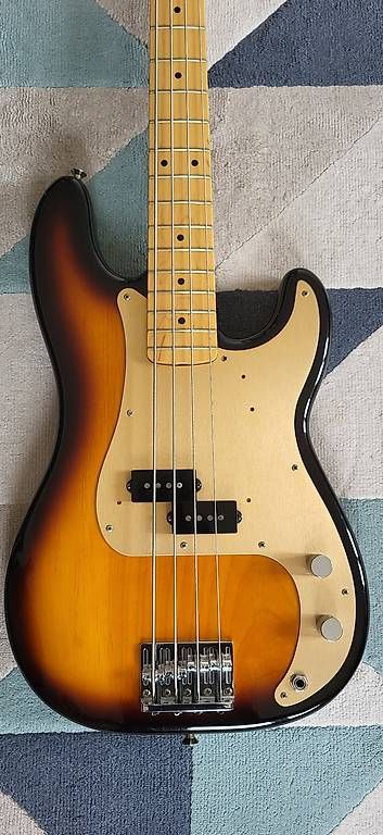 Strumenti musicali: Fender Precision Bass US 2011 – Usato da Neuchâtel venduto da zikch