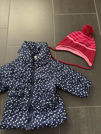 Winterjacke und Kappe Grösse 74/80