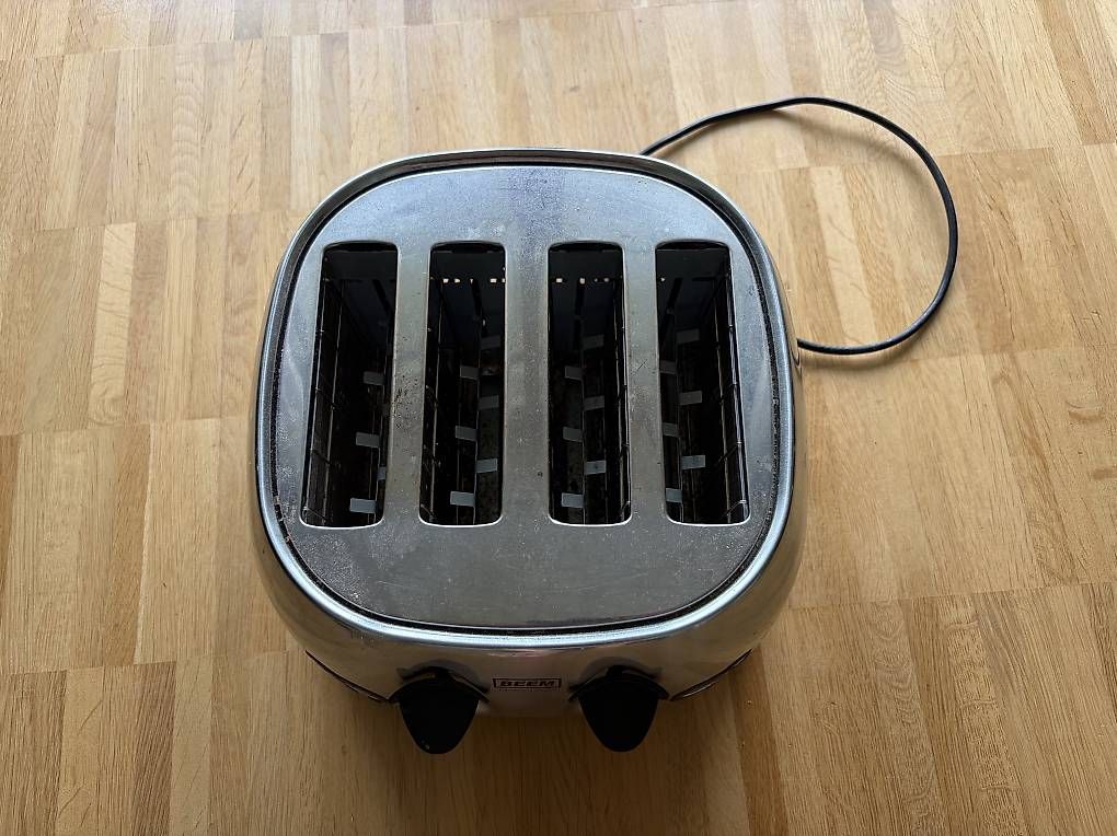 Elettrodomestici da cucina: BEEM Toaster Blue Light 4+ – Usato da Riehen venduto da j-unit 1