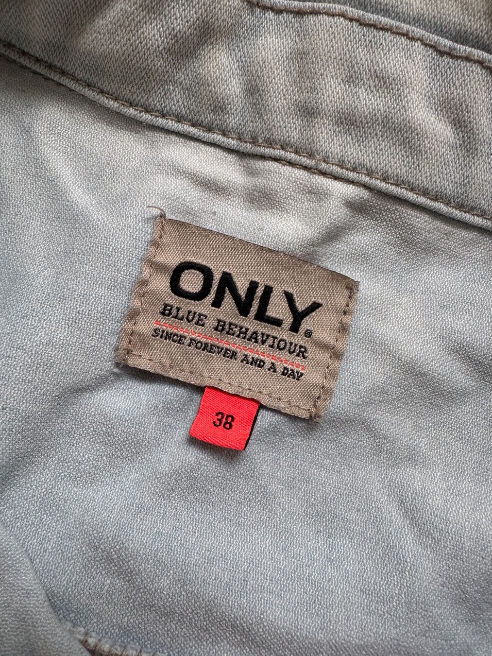 Only Jacken: ONLY Jeansjacke hellblau Gr. 38 Übergangsjacke Frühling – Gebraucht aus Zürich von sunny26 2
