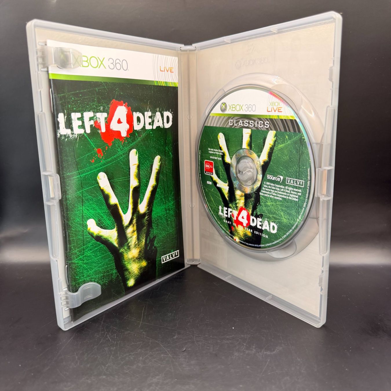 Microsoft Giochi: Left 4 Dead Xbox 360 – Usato da Düdingen venduto da Nerdworld 2