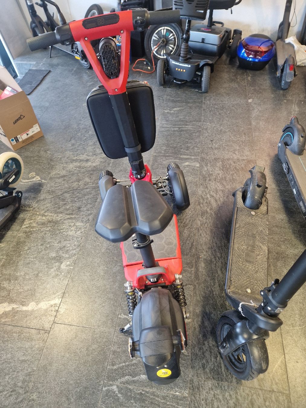 Elektromobile: e trike – Defekt aus Unterseen von beE-Scooter 1