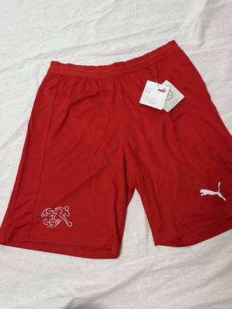 Short Puma Suisse  Neuf