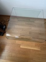 Tavolino in vetro curvo moderno