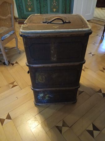 Antiker Reisekoffer mit Schlüssel gebraucht ( 90x50cm)