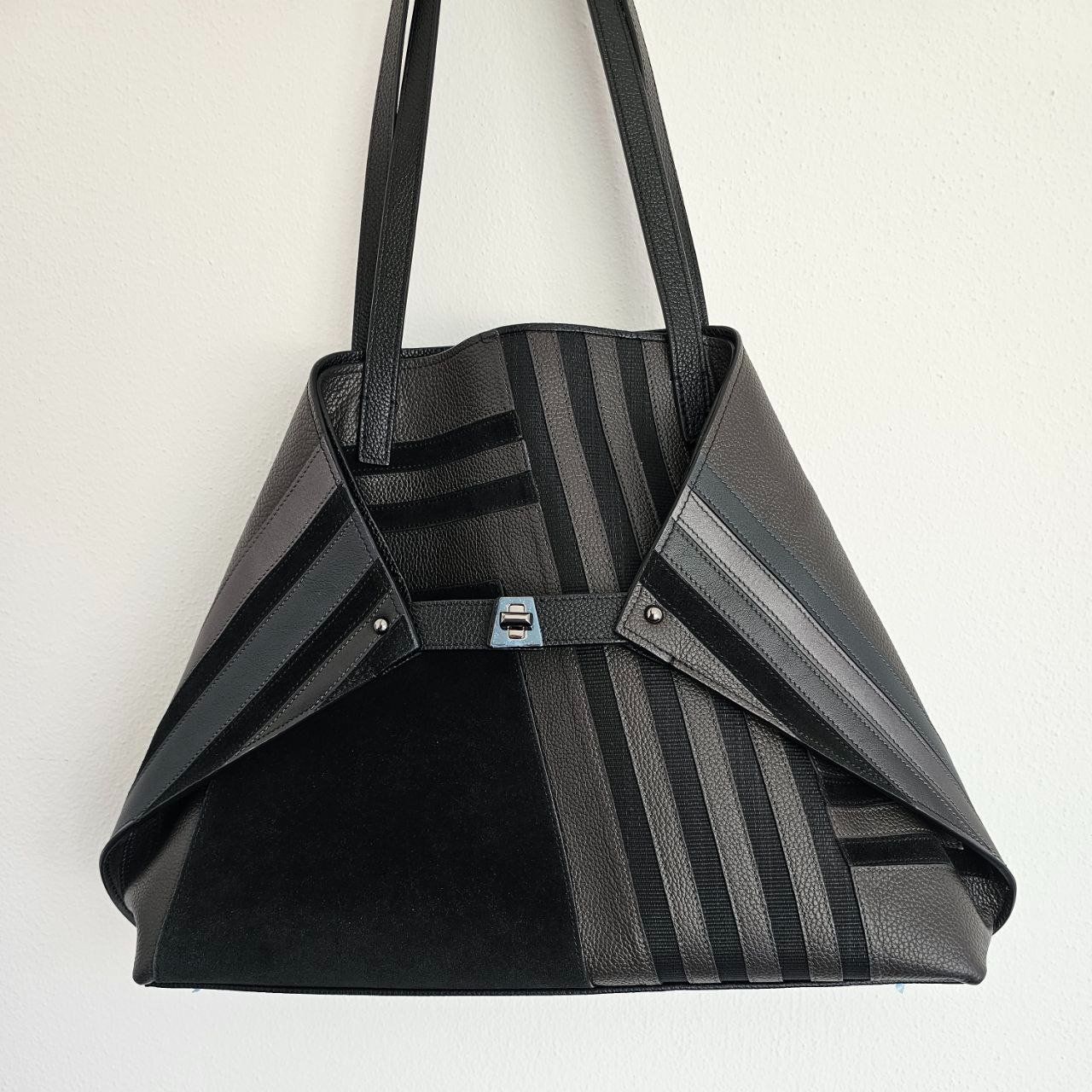 Akris Borse da donna: NEW AKRIS Ai Medium Patchwork Leather Tote Bag – Nuovo e nell'imballaggio originale da Origlio venduto da ann_q6qv 5