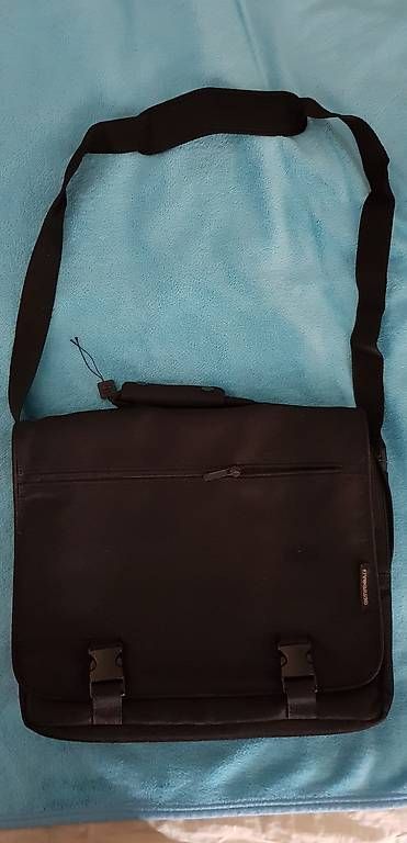 Taschen: Notebooktasche Tucano Schwarz neu – Gebraucht aus Balgach von ste_wqc7 2