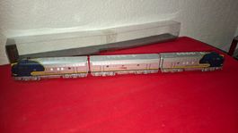 Märklin : US - Diesellok 3362der Santa Fe in blau/ silber