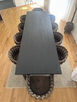 Exklusiver Esstisch 300 × 100 cm mit 10 Designer-Samtstühlen