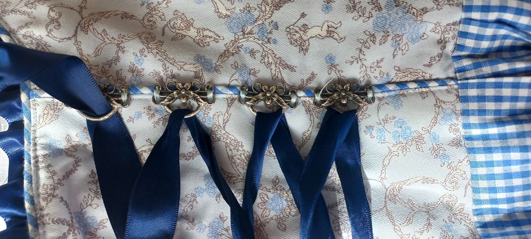 Costumi: MarJo Dirndl – Usato da Grüningen venduto da selinasearching 3