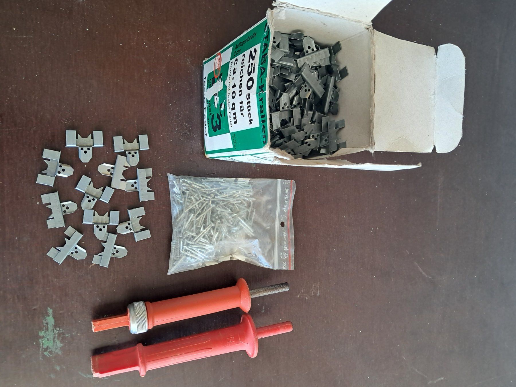 Quincaillerie: Clips pour lames – D'occasion à moutier par Dupont50