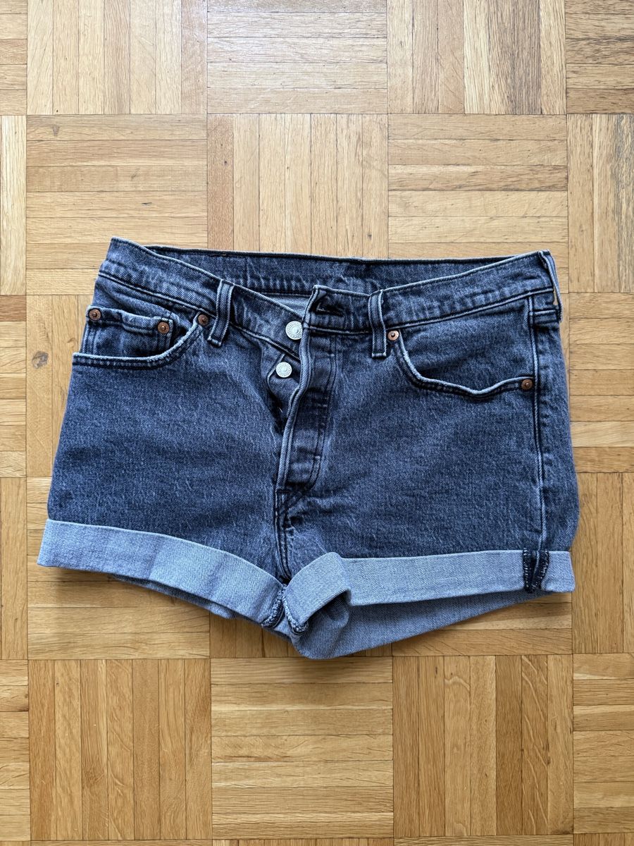 Levi's Pantaloni: Levi’s shorts – Usato da st prex venduto da magdalenaonline