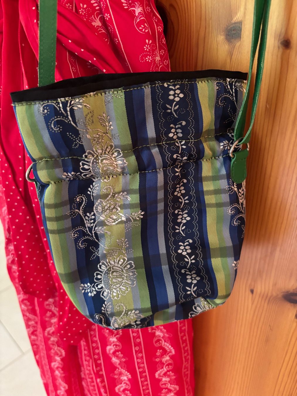 Vestiti & Gonne: Rotes Mädchen-Dirndl mit Tasche, Gr 158 – Usato da Genève venduto da god_nr55 3