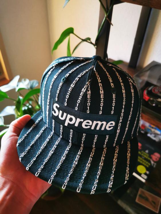 SUPREME NEW ERA TEXT STRIPE CAP 7⅜ | Kaufen auf Ricardo