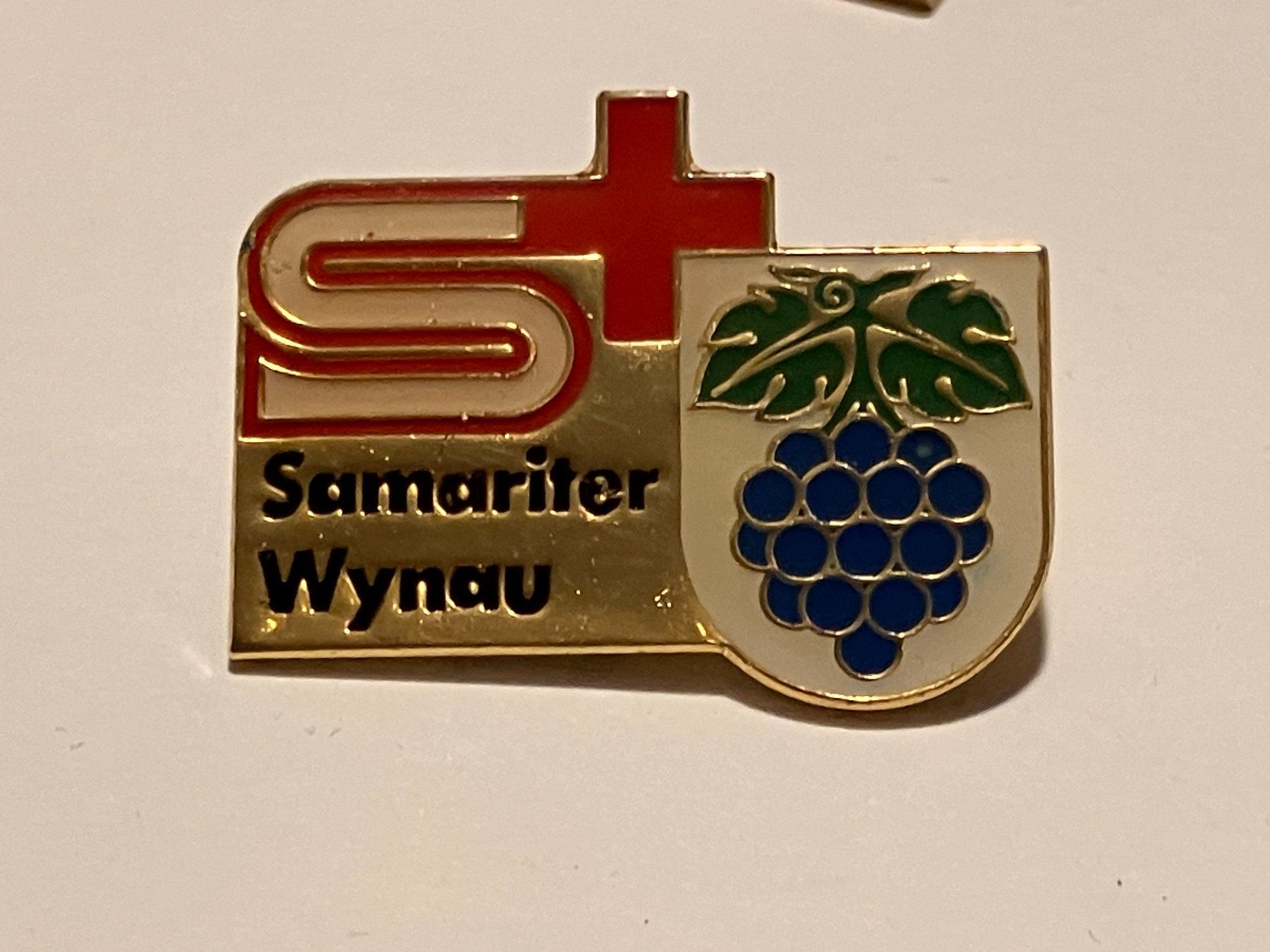 Placchette & Badge: 1 Pin Samariter Wynau – Usato da Basel venduto da djwwpp