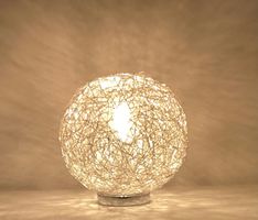 Tisch- / Bodenleuchte „Alu-Wire“