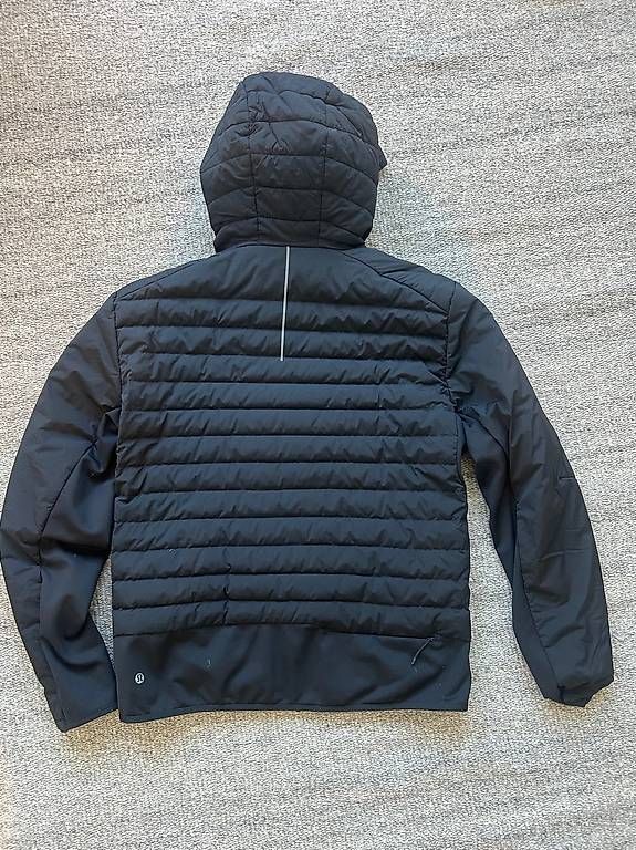 Lululemon Giacche: LuLuLemon Down For It All - Mens Jacket (Black / Medium) – Usato da Thalwil venduto da pal_x28f 1