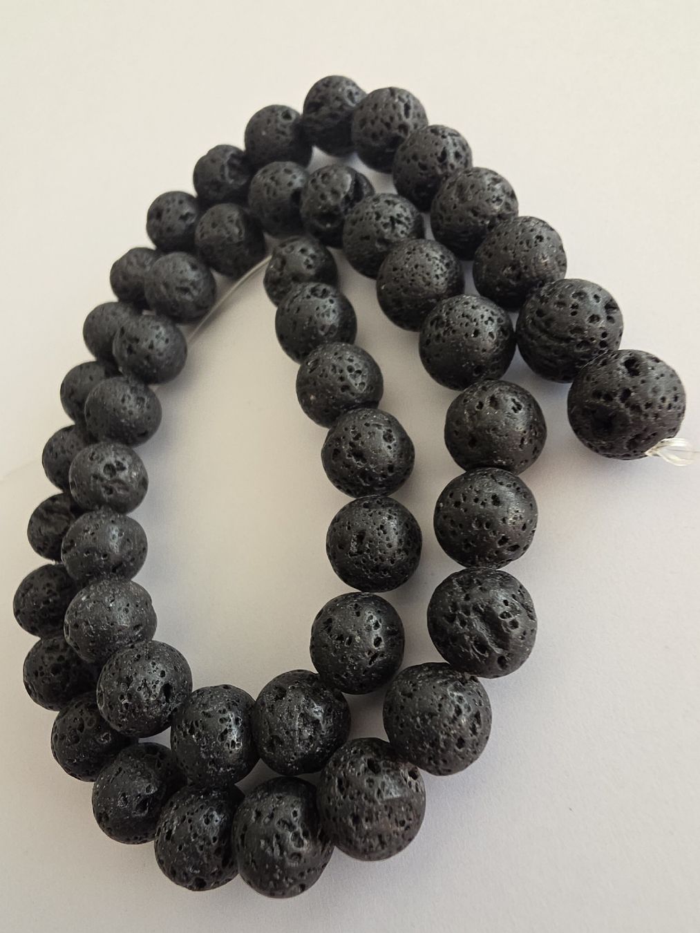 Mineralien & Heilsteine: Lava Vulkan Stein schwarz 8mm. Strang – Neu und originalverpackt aus Menziken von Mirager 1