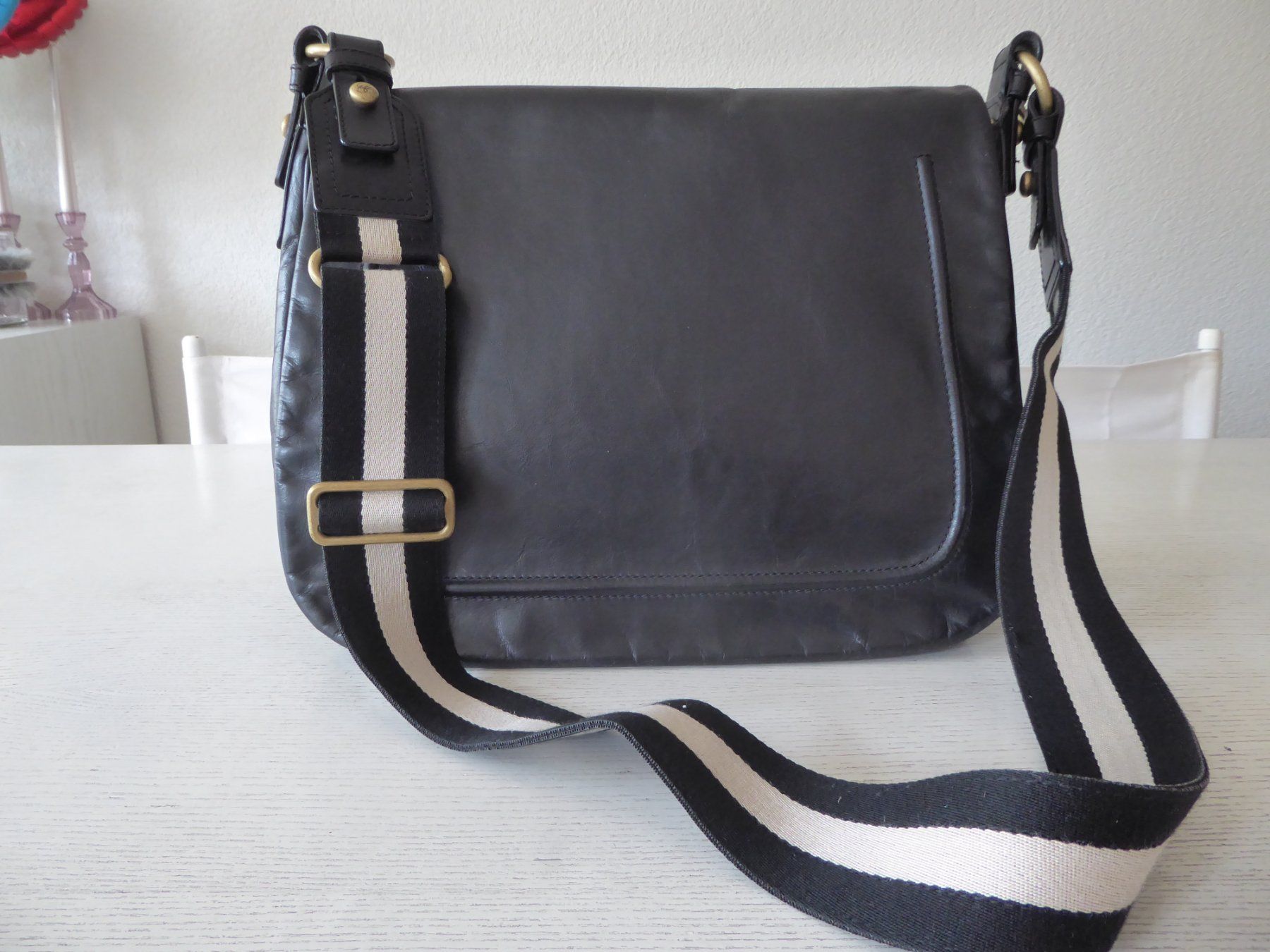 Bally Borse: Bally Ledertasche schwarz Schultergurt klassisch – Usato da Zürich venduto da Sunflower.15