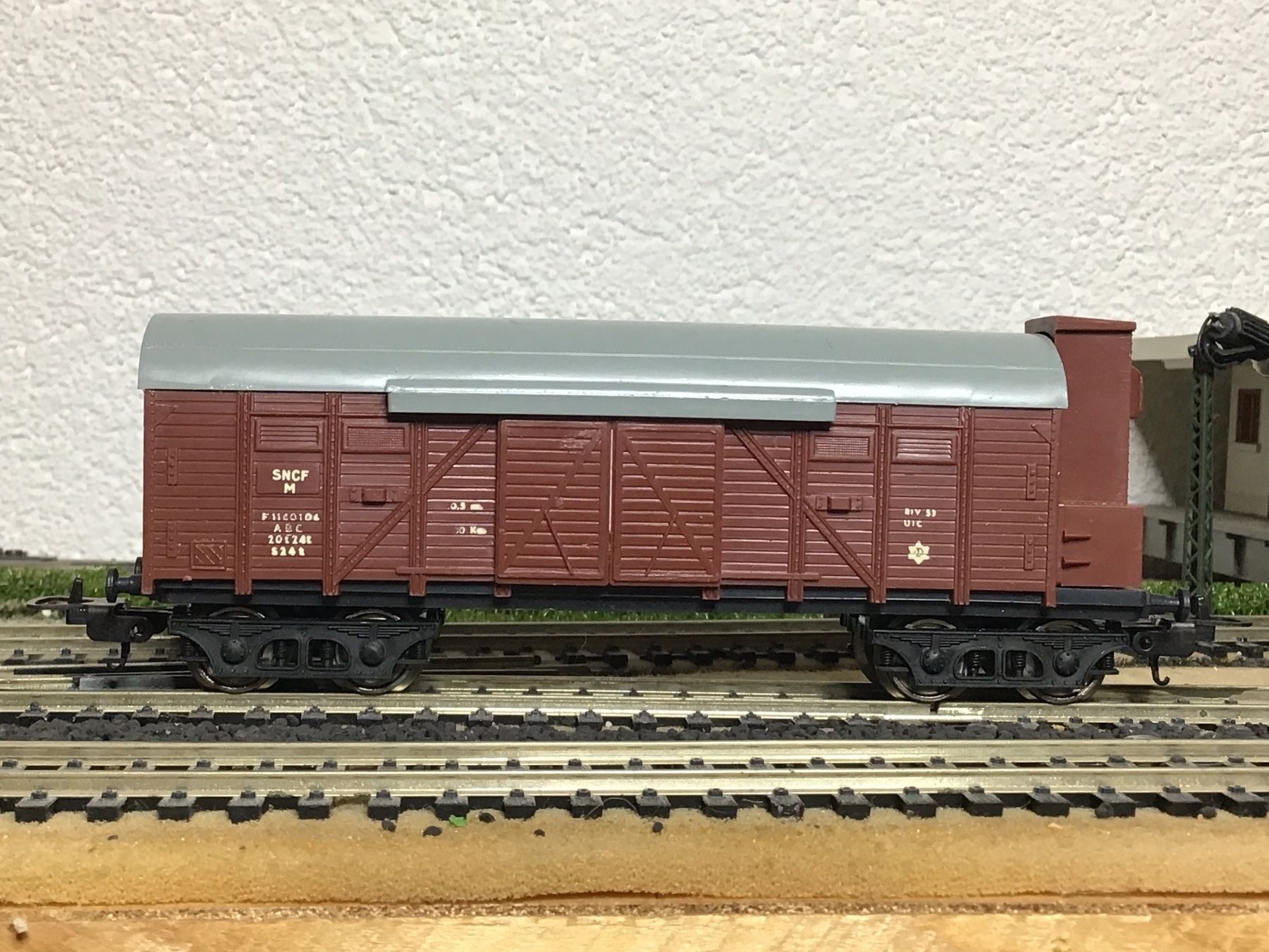 Lima Modellini di ferrovie: Lima Schlussgüterwagen Antik – Usato da Männedorf venduto da Spezial-Modelle