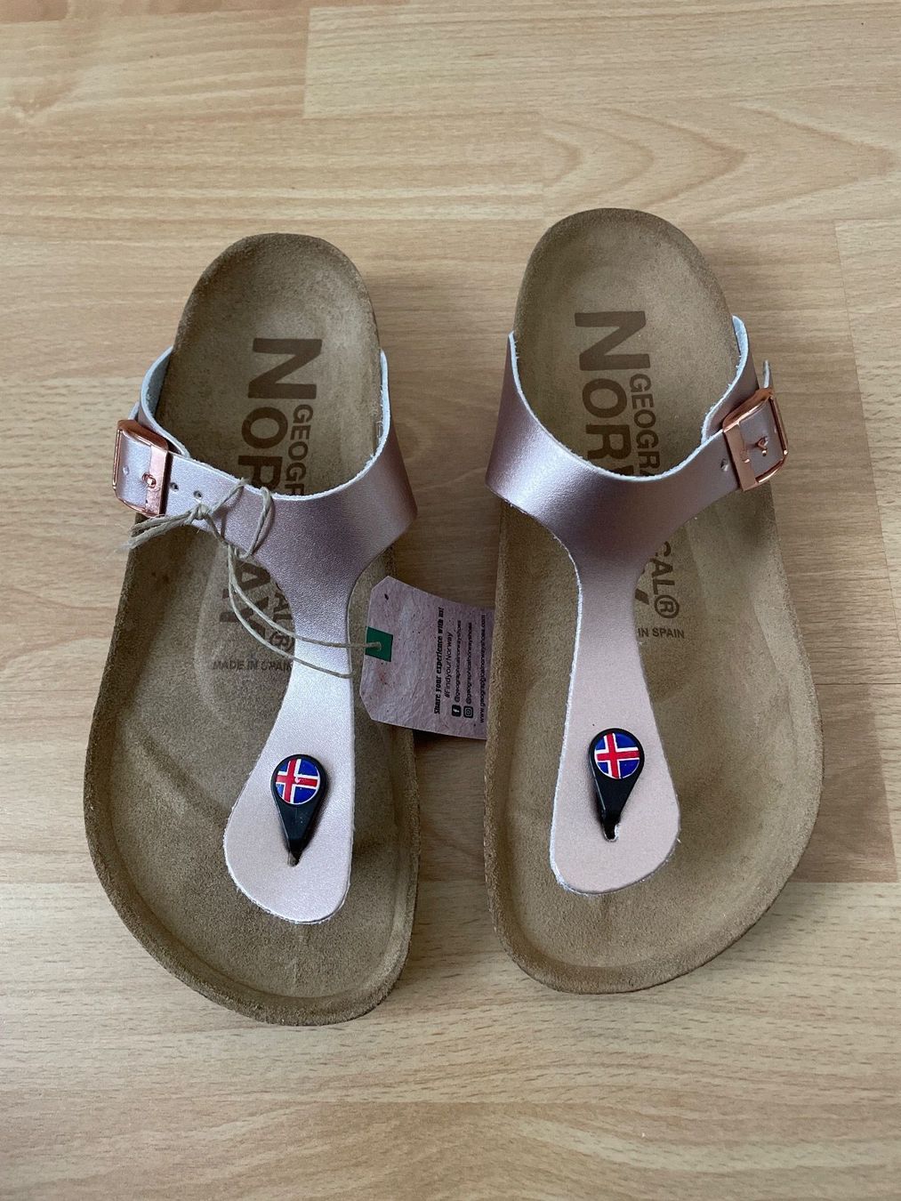 Scarpe da donna: Geographical Norway Flipflops Gr. 39 NEU – Nuovo e nell'imballaggio originale da Waltenschwil venduto da hansnine