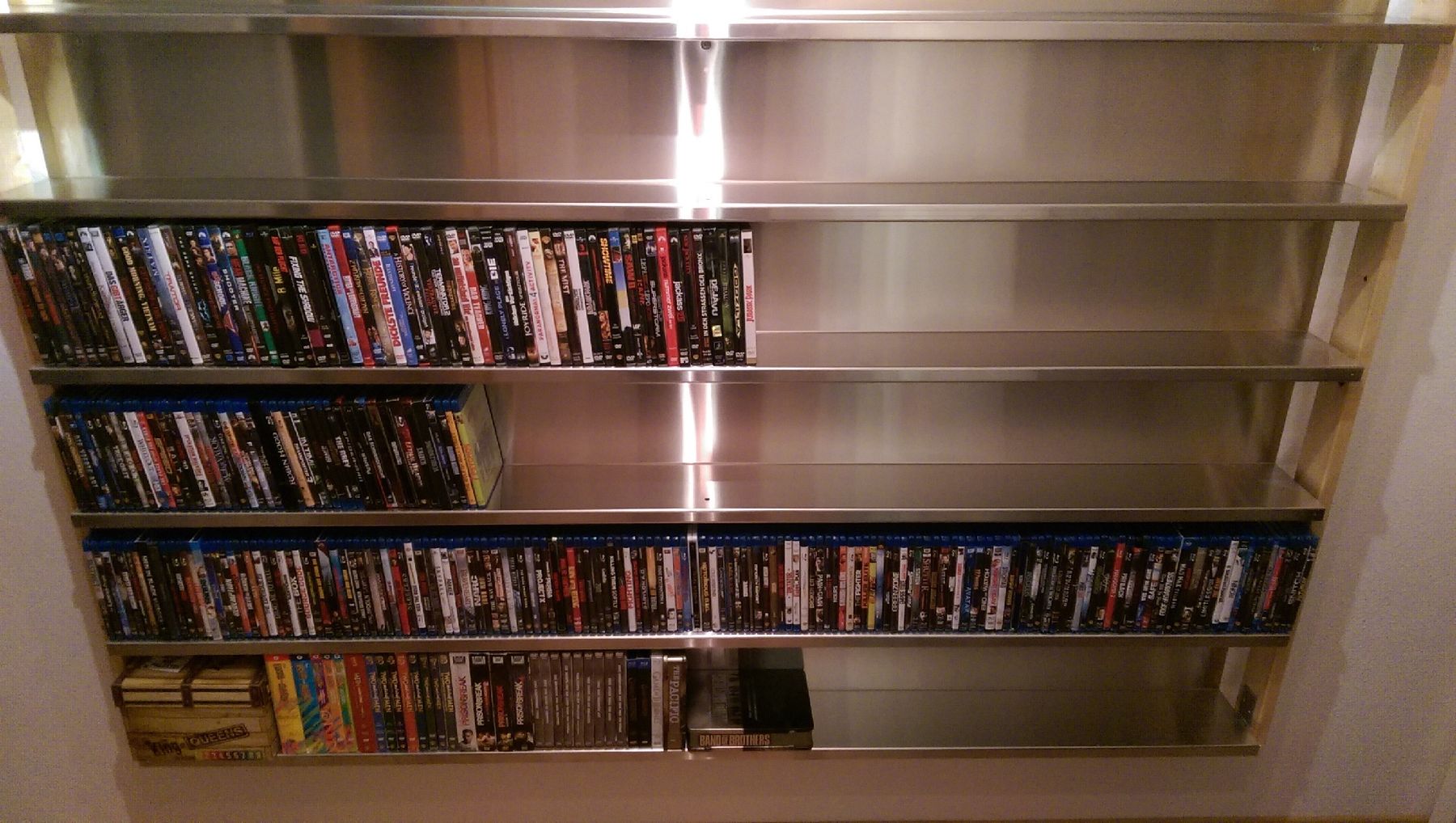 Scaffali: DVD und Bluray Gestell – Usato da köniz venduto da Bekinho