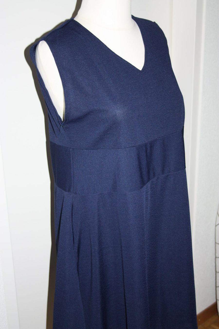 Vestiti: Kleid ohne Ärmel dunkelblau Gr. XL – Usato da Flüelen venduto da Diversicum-Textil 2