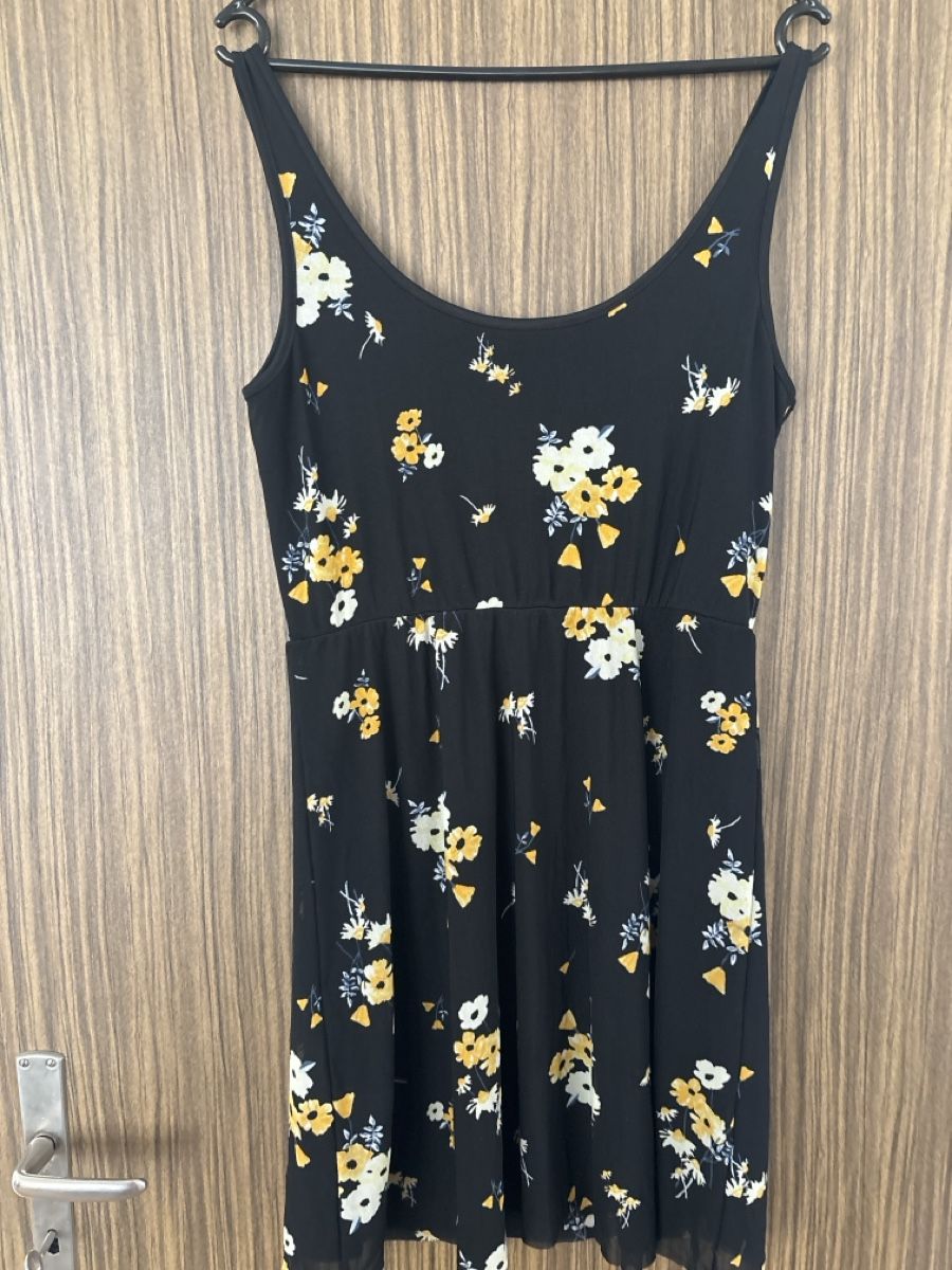 Vestiti: Kleid Even&Odd schwarz mit Blumenmuster Grösse M – Usato da Mels venduto da scn_98jw 1