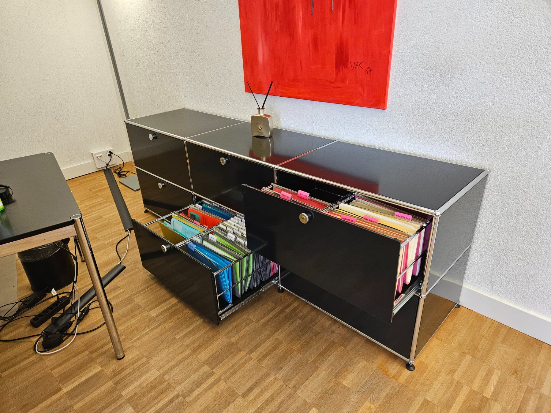 Cassettiere: Sideboard Farbe schwarz mit 6 Schubladen/Hängerregister – Usato da Bäriswil BE venduto da ivp 1