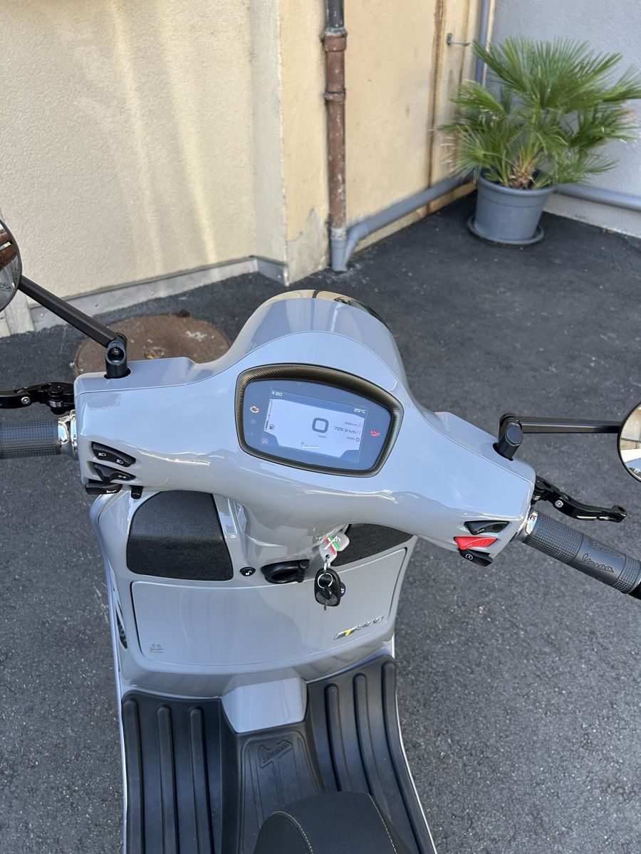 Piaggio Scooter: Vespa GTS 300 HPE Super Tech – Nuovo (secondo la descrizione) da Glis venduto da maf_ph9k 2