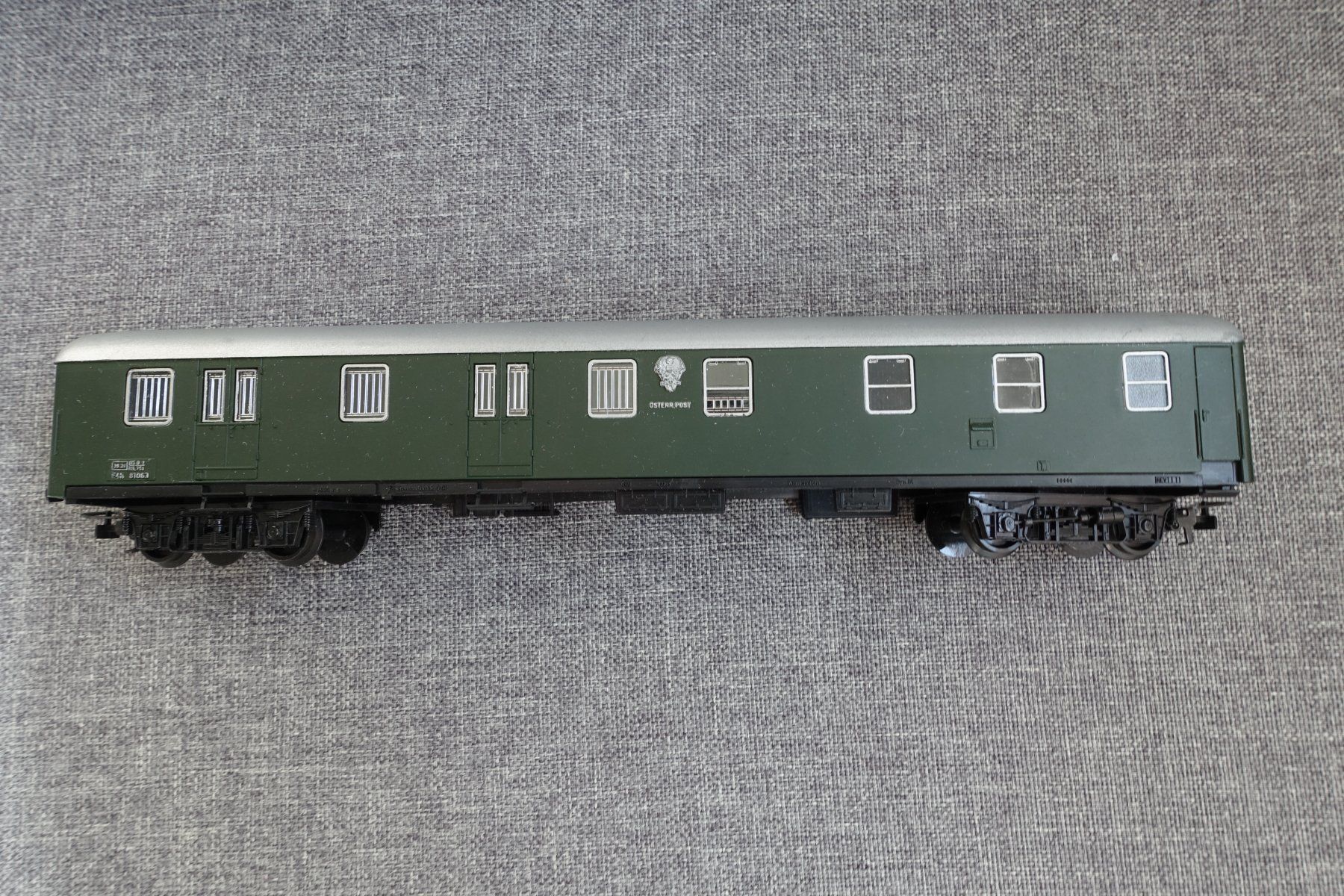 Kleinbahn Modelleisenbahnen: KLEINBAHN No. 391 ÖBB Postwagen F4h – Gebraucht aus Wallbach von Sarrows