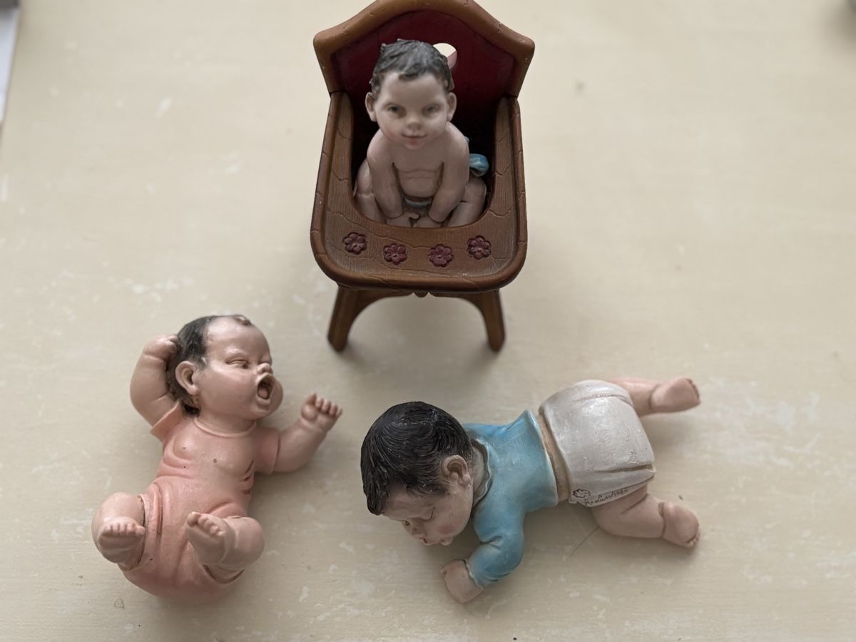 Tutte le decorazioni: Luchesi 3 Figuren und Stuhl – Usato da Balsthal venduto da AGUARDA