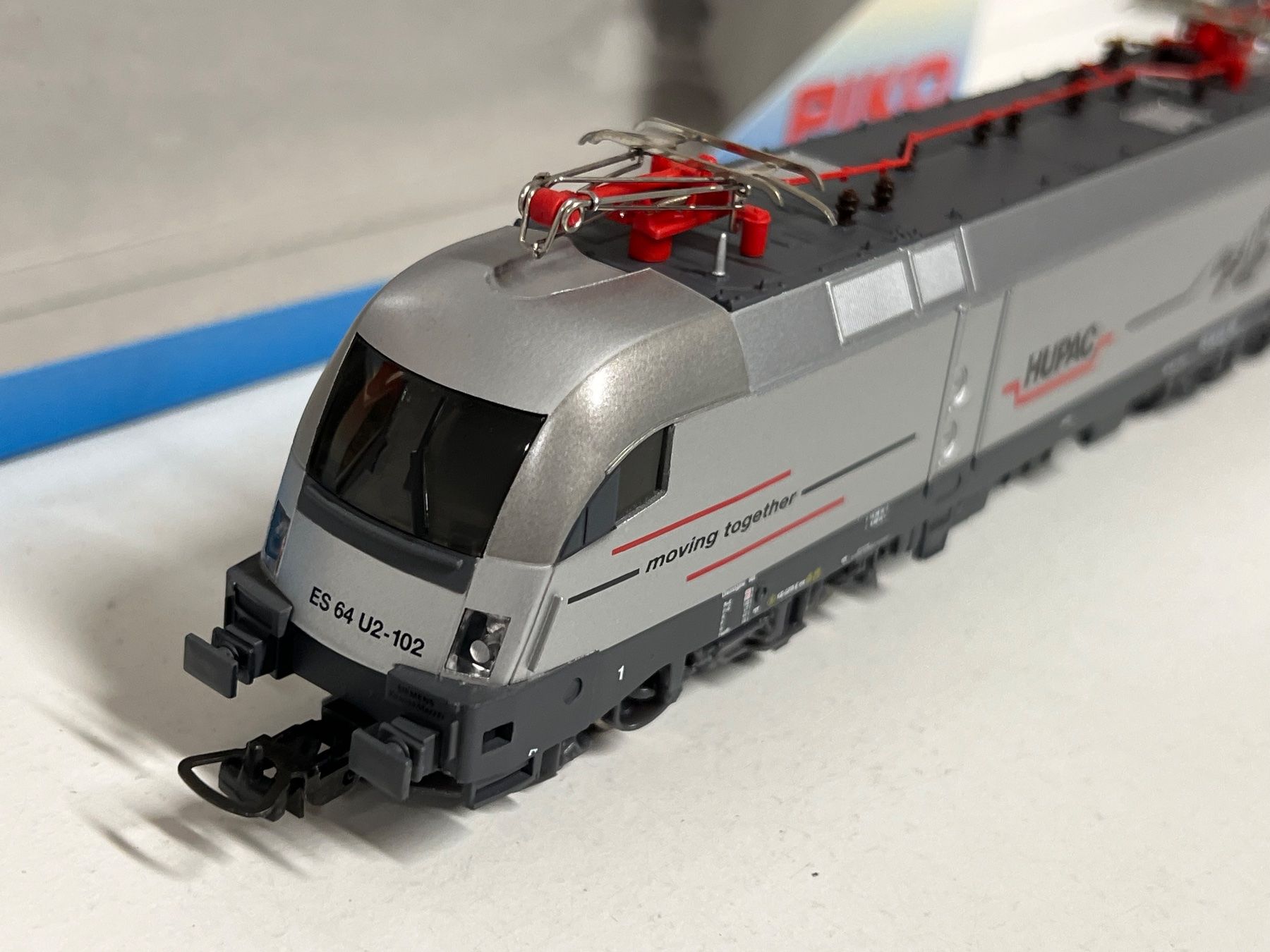 Piko Modelleisenbahnen: Piko 57414 ES 64 Taurus HUPAC H0 DC – Neu (gemäss Beschreibung) aus Neuenhof von ludovicco 4