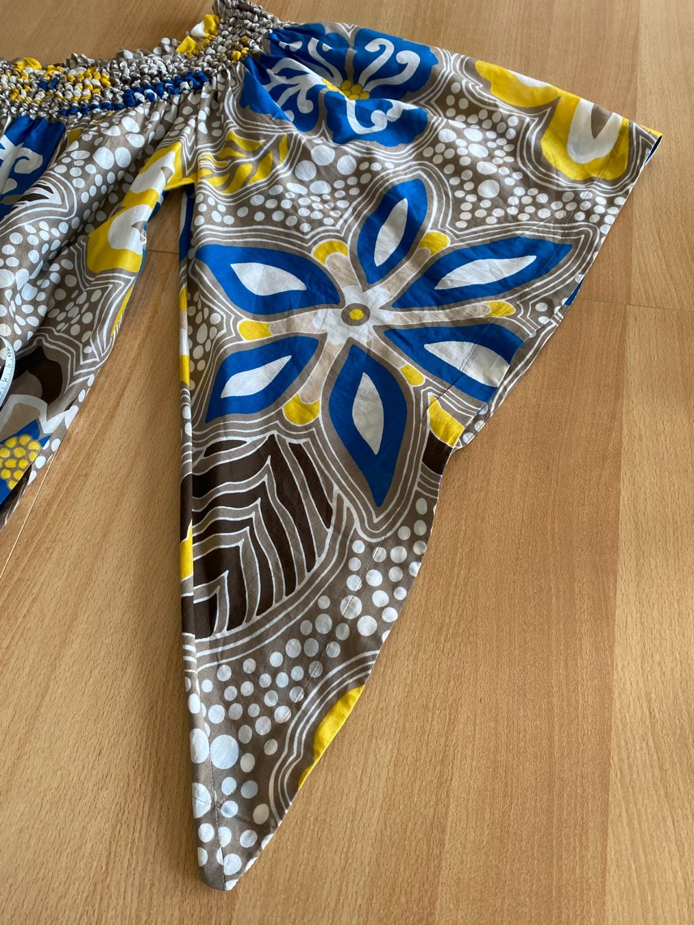 Escada Camicette: Escada Bluse mit Carmenausschnitt – Usato da Zürich venduto da Gemi 7
