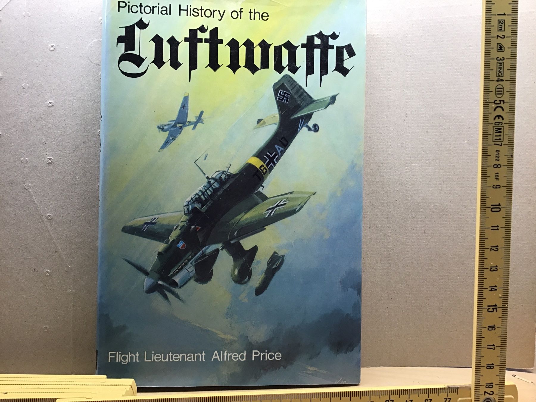 Libri: Illustrierte Geschichte der Luftwaffe - Alfred Price – Usato da Männedorf venduto da Modell-Spezialisten