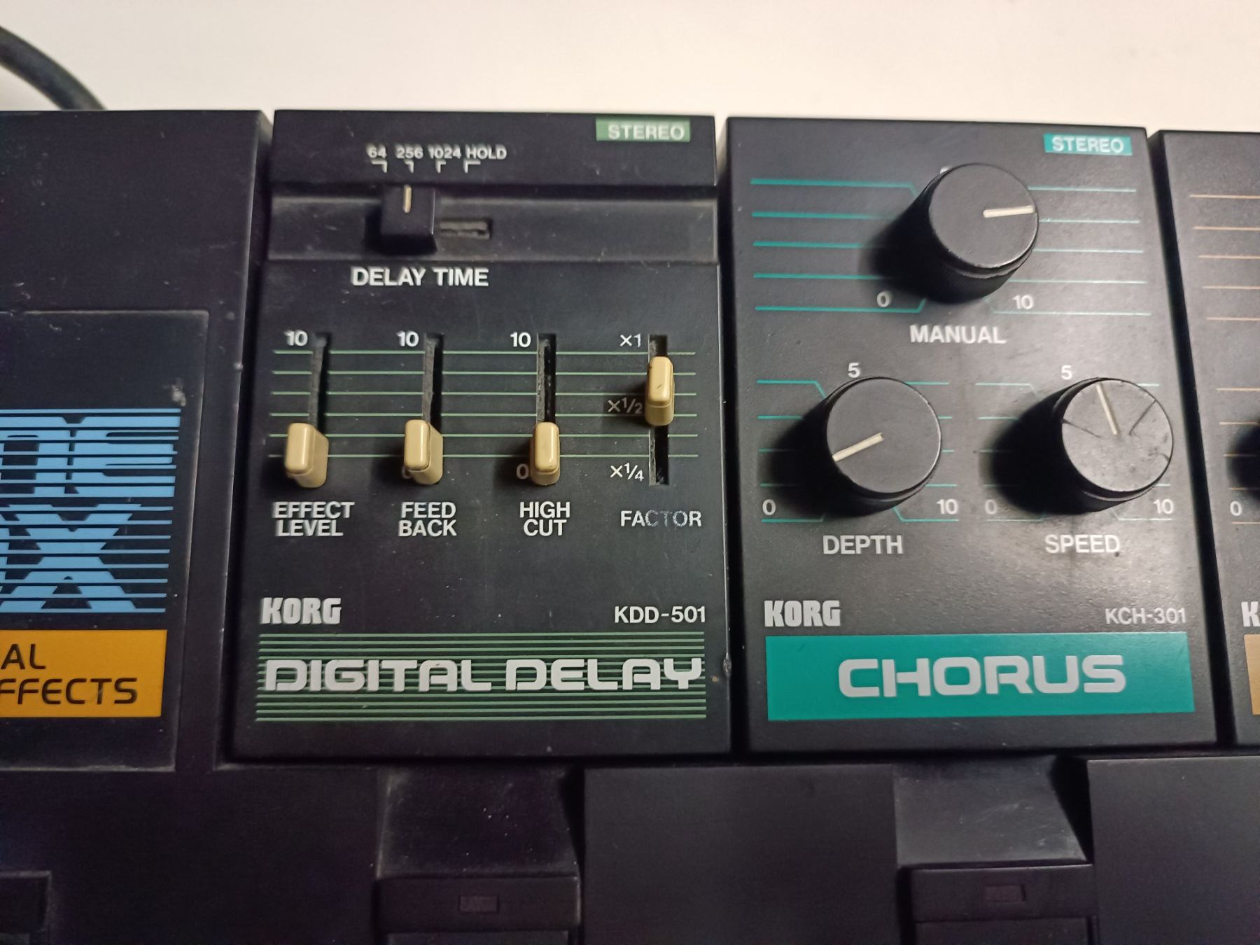 Korg Strumenti musicali: Korg PME 40X Effektgerät Delay, Chorus, Noise Gate, Phaser – Usato da Grüt (Gossau ZH) venduto da adi_7jwv 3