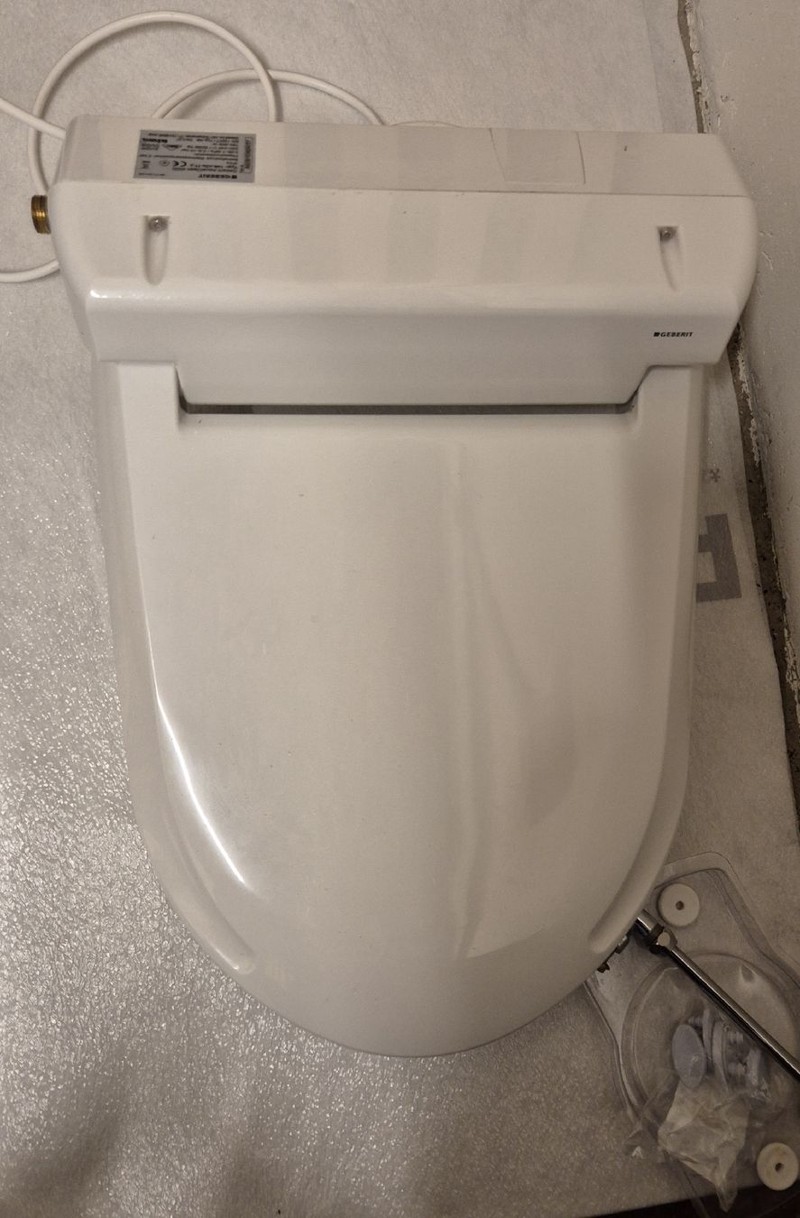 Geberit WC: Dusch-WC-Aufsatz AQUACLEAN 4000 – Usato da Jona venduto da Novalis1 1