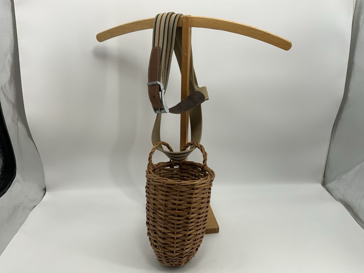 Altro in Antiquarato & Arte: Kirschen Erntekorb mit Gürtel – Usato da Erlach venduto da silvia3235