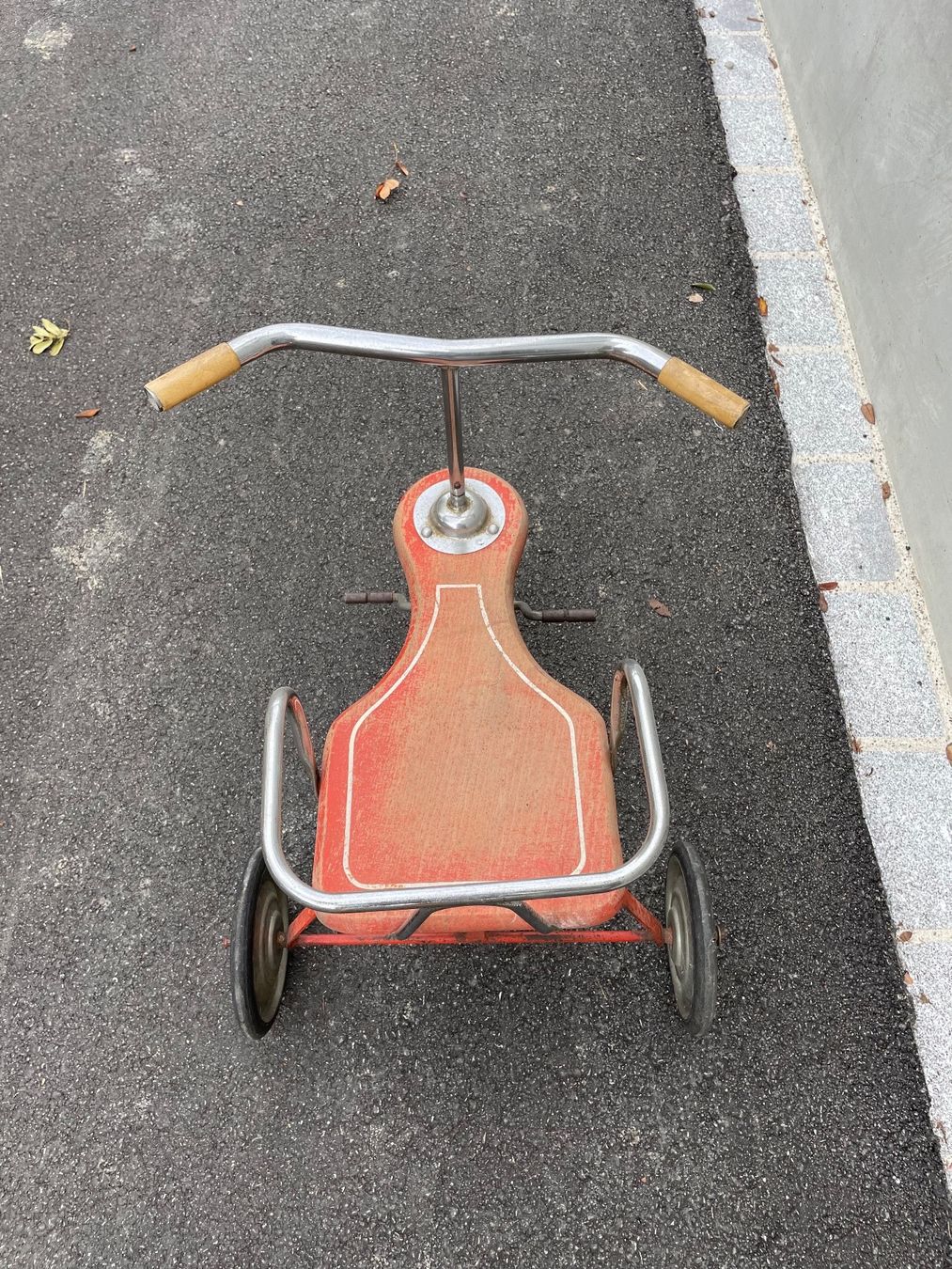 Veicoli per bambini: schönes altes Dreirad – Usato da Neunkirch venduto da autoscooter57 5
