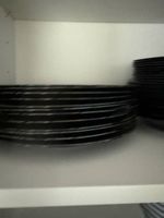 teller set schwarz muster 