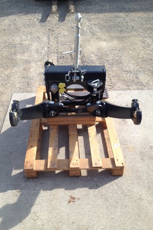 Trattori: Fronthydraulik Universal 1700 kg – Nuovo (secondo la descrizione) da Lommis venduto da gorenc-swiss