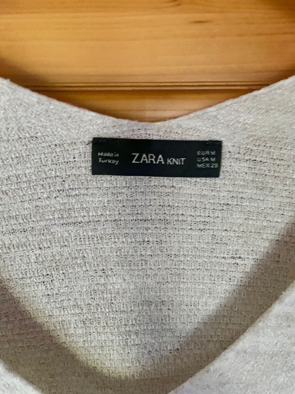 Zara Top: LEICHTER ZARA DAMEN PULLOVER - BEIGE - GRÖSSE M (AN) – Usato da Buchs AG venduto da fischli610 3