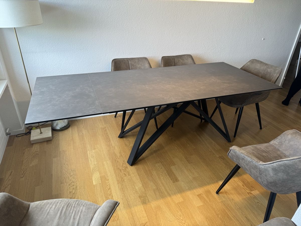 Tavoli: Keramik Esstisch zu verkaufen – Usato da Samstagern venduto da Zurigo02 2