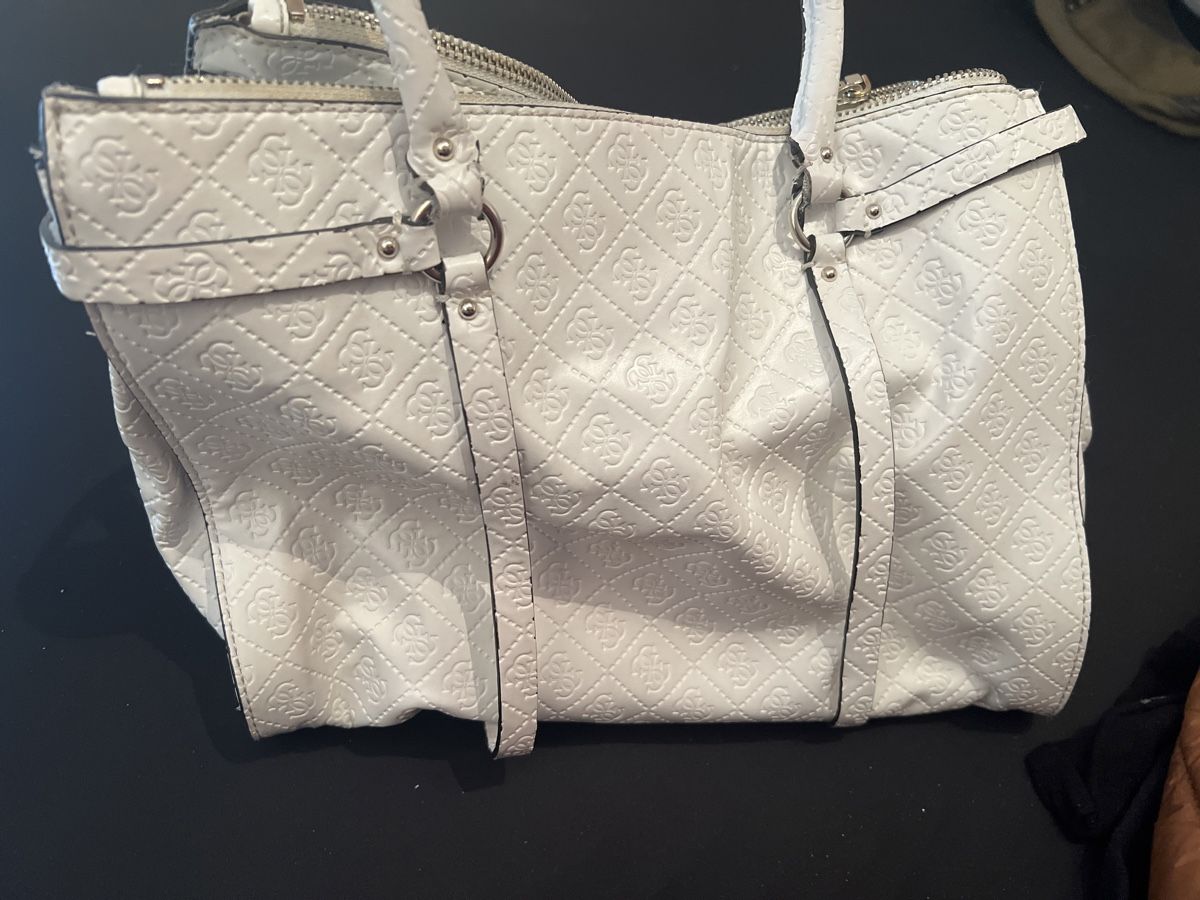 Guess Taschen für Damen: Weisse Guesshandtasche – Gebraucht aus Thun von Golden-Gate 5