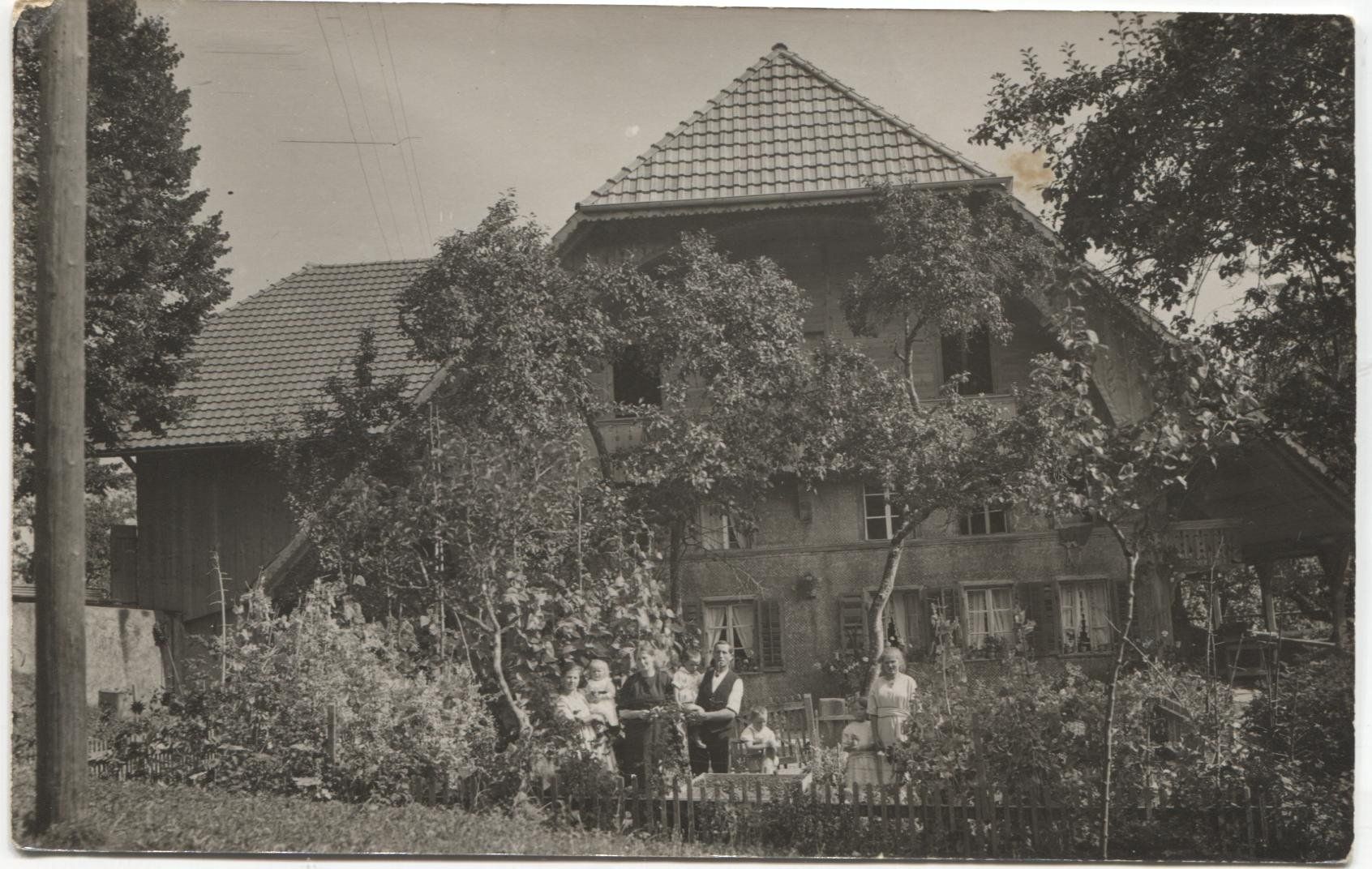 Cartoline postali: Landwirtschaft/Bauernhaus 1910 mit Garten BE? – Usato da Wil SG venduto da Clanx