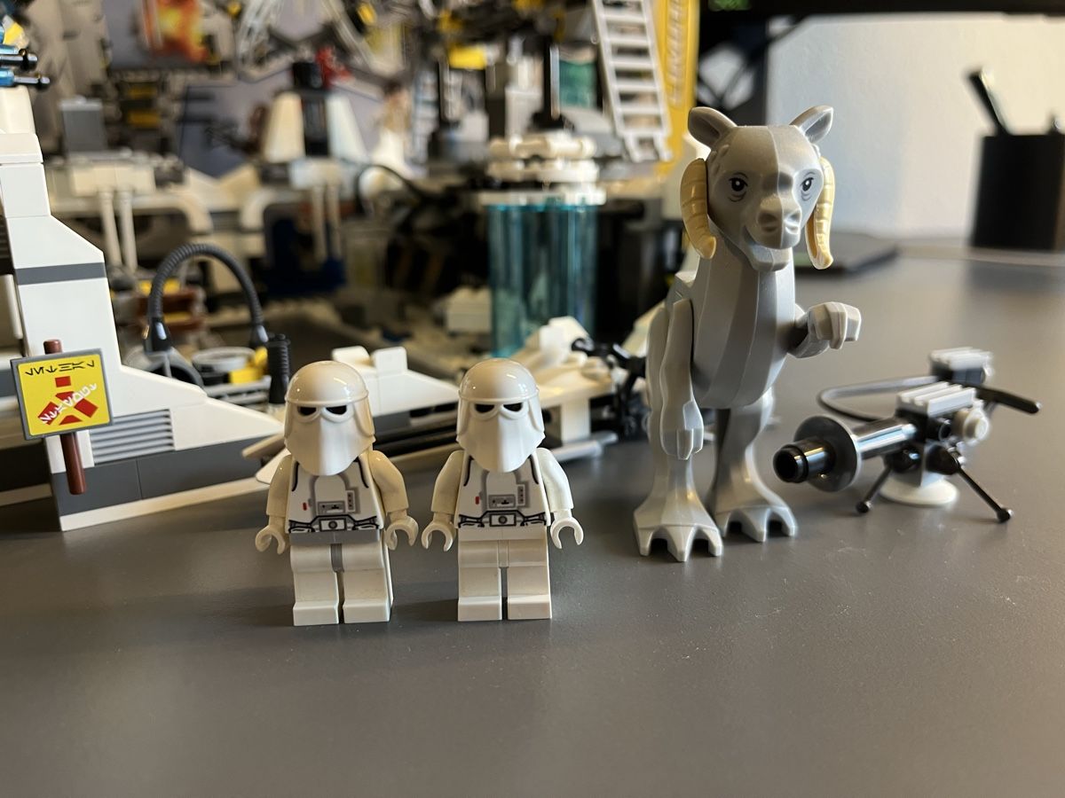 Lego Spielzeuge: LEGO Star Wars Set 7879 Hoth Echo Base – Gebraucht aus Fribourg von Helvetix7 5