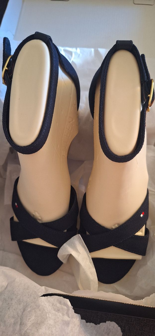 Tommy Hilfiger Scarpe da donna: tommy Hilfiger Sandalen – Nuovo e nell'imballaggio originale da Bern venduto da karin3005