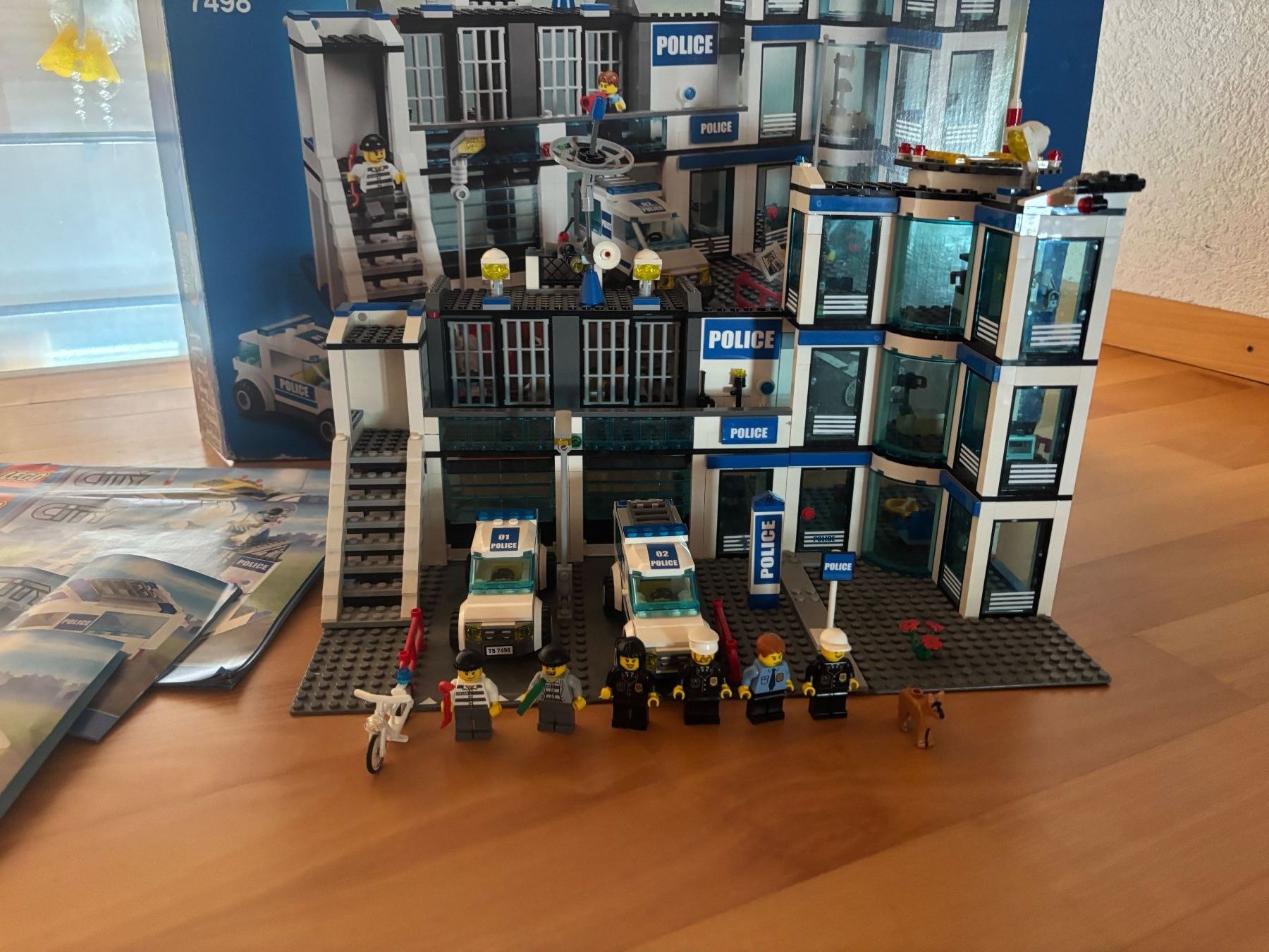 Lego Kit di costruzioni: Lego City 7498 Poste de police 2011 – Usato da MURAZ - SIERRE venduto da Pierre.A 1