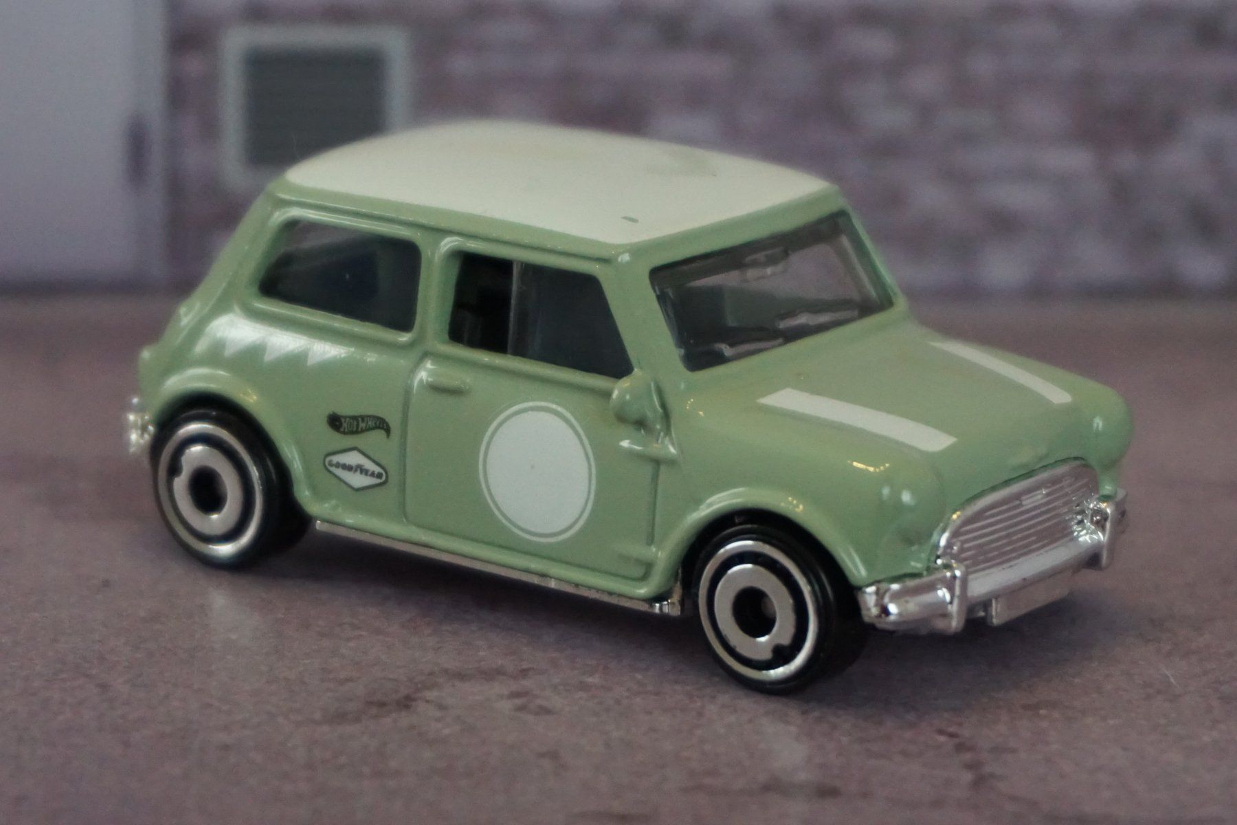 Hot Wheels Voitures modèles: HotWheels Austin Mini Cooper S KULT !!!!!!!!!!! – D'occasion à Reiden par Doppeldecker69